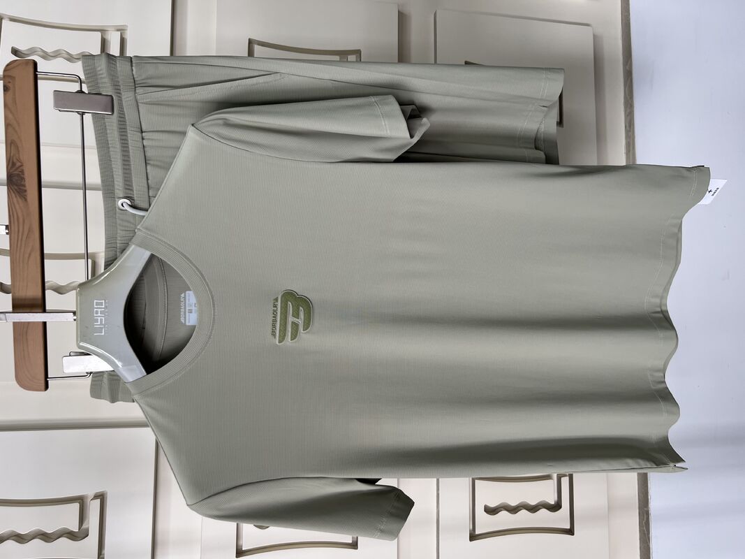 شورت ورزشی مردانه با کیفیت بالا، مناسب برای دویدن، جنس تنفس‌پذیر و زود خشک شونده، قد تا زانو، جیب پشتی، طرح ساده، مناسب تابستان