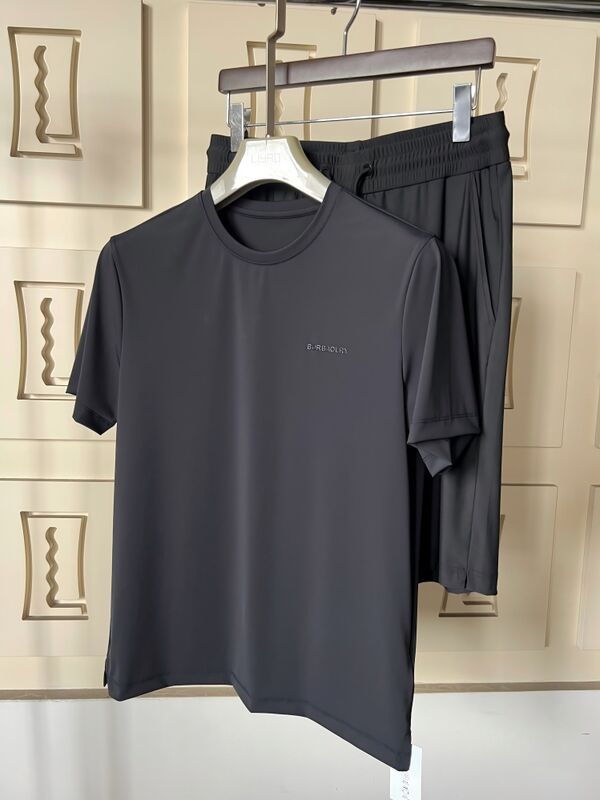 شورت ورزشی مردانه با کیفیت بالا، مناسب برای دویدن، جنس تنفس‌پذیر و زود خشک شونده، قد تا زانو، جیب پشتی، طرح ساده، مناسب تابستان